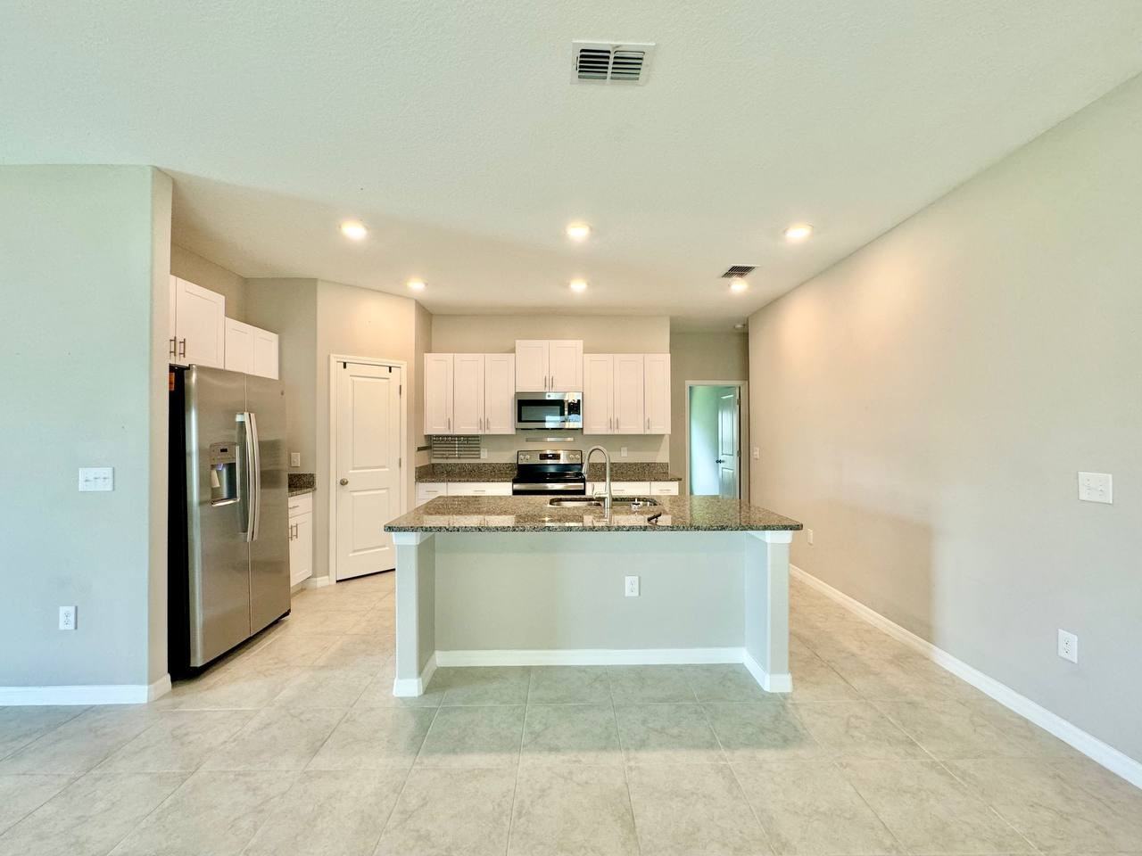 7025 King Creek Dr - Photo 6 of 38