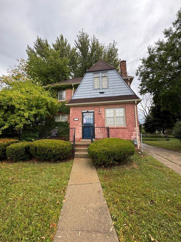 17376 Beland St - Photo 2 of 3