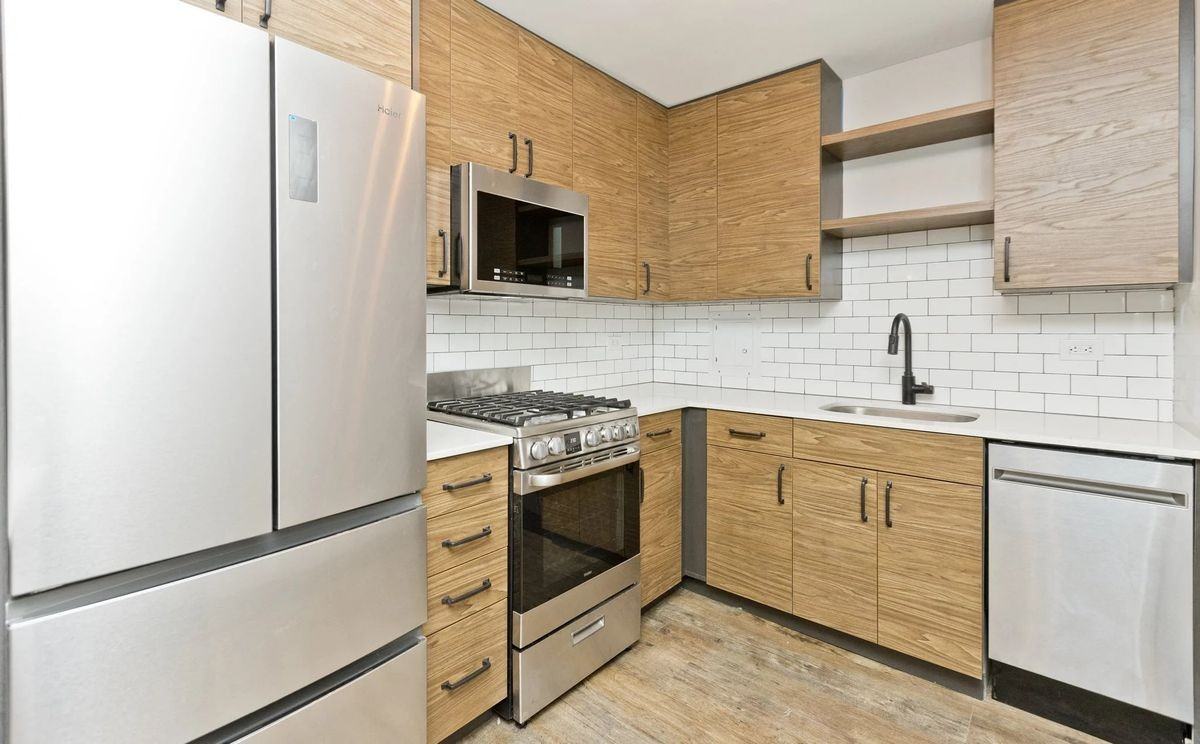 512 W Wrightwood Ave - Photo 2 of 6
