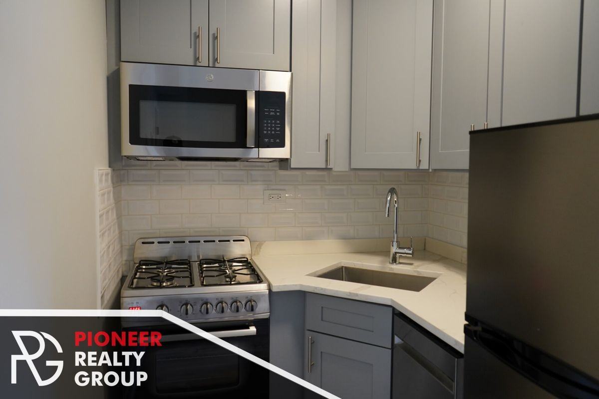 505 W Belmont Ave - Photo 2 of 5