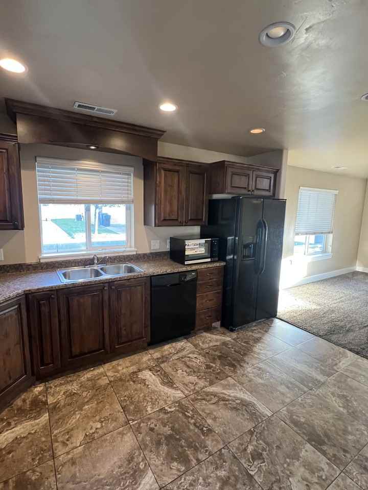 818 Nw - Photo 3 of 14