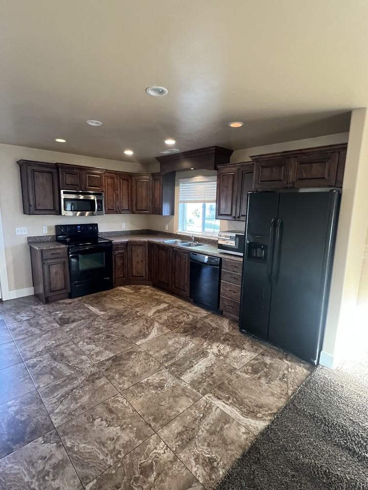 818 Nw - Photo 4 of 14