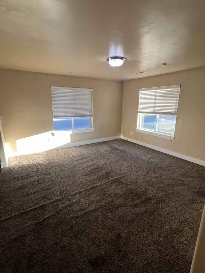 818 Nw - Photo 6 of 14