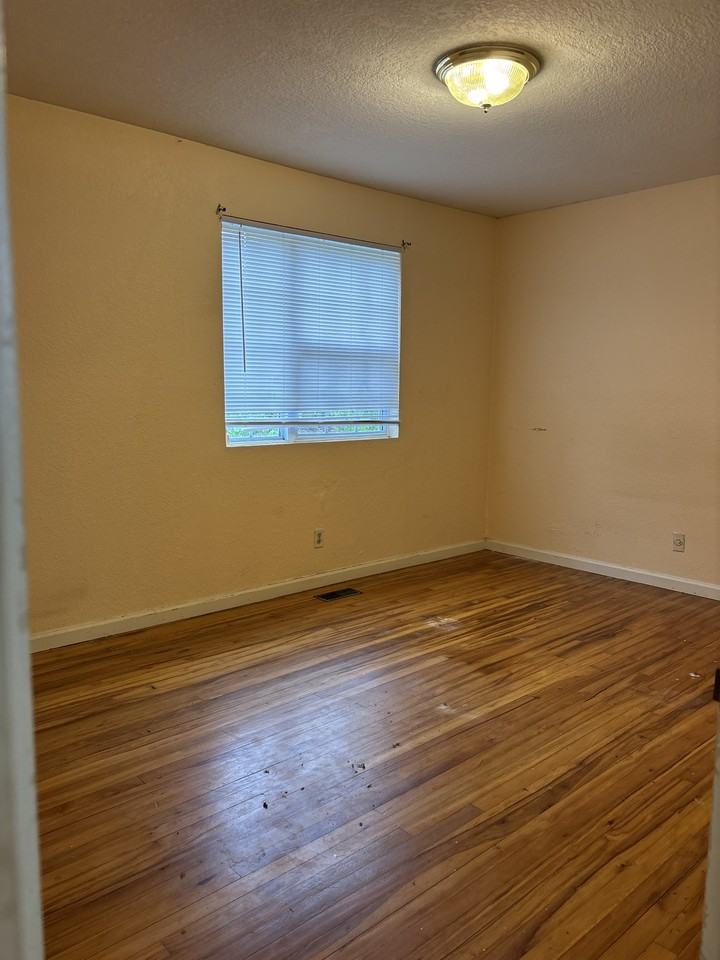 15 Ezelle St #A - Photo 5 of 11