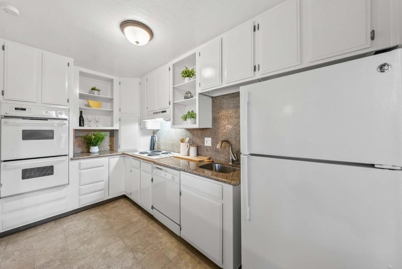 155 N El Camino Real #32 - Photo 5 of 9