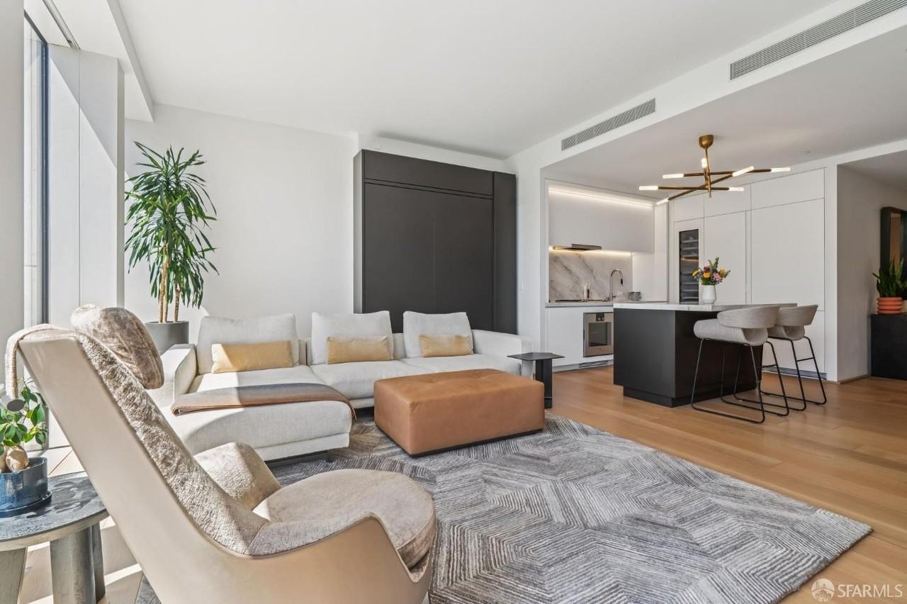 1 Steuart Ln