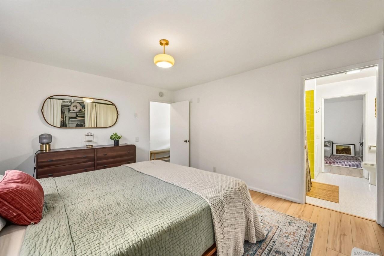 1291 34th St - Photo 3 of 4