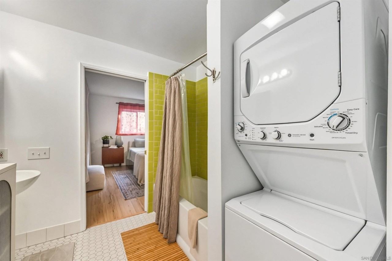1291 34th St - Photo 4 of 4