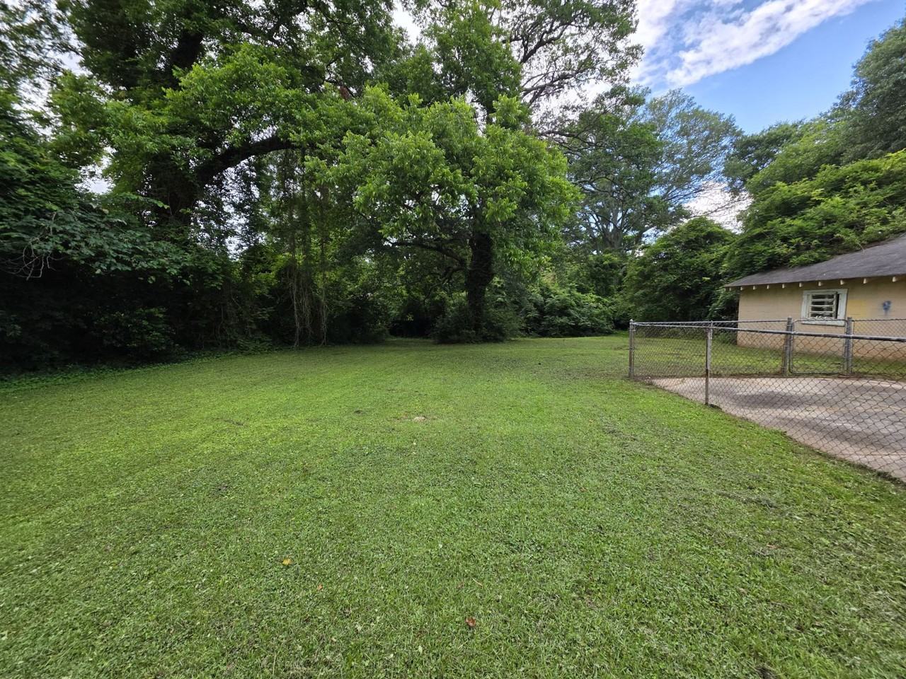 210 Stewart St - Photo 2 of 9