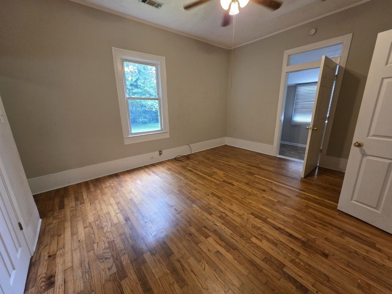 210 Stewart St - Photo 4 of 9
