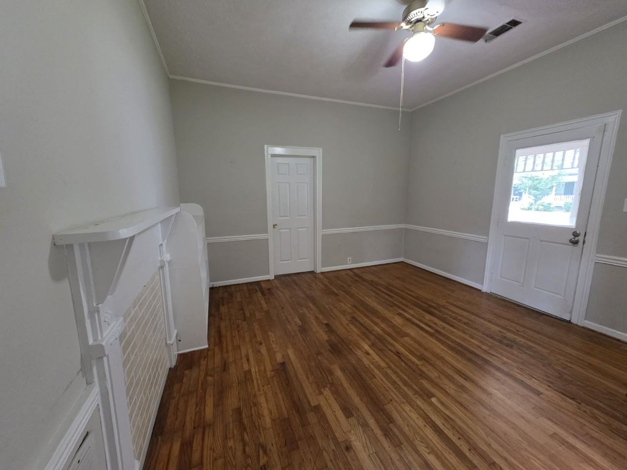 210 Stewart St - Photo 5 of 9
