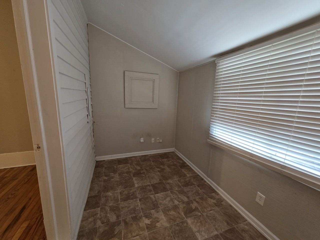 210 Stewart St - Photo 7 of 9