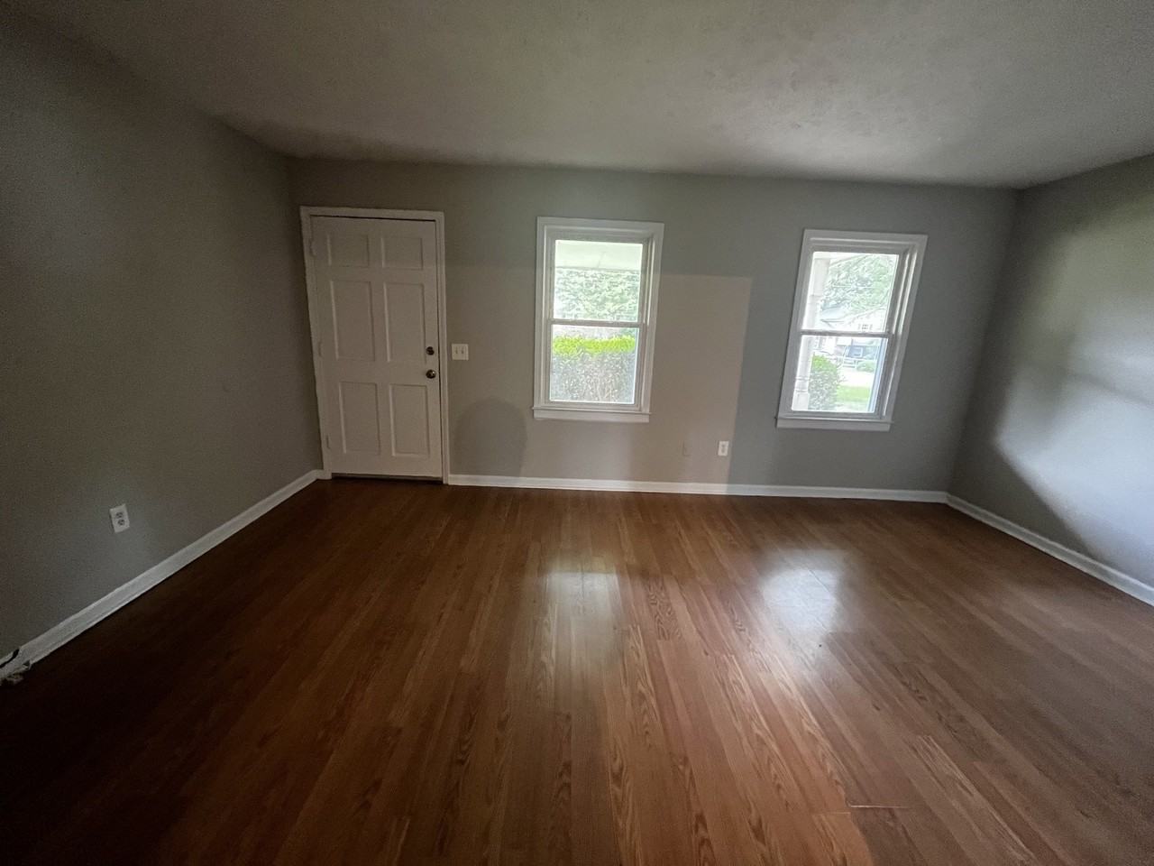 260 Castlegate Cir - Photo 5 of 25