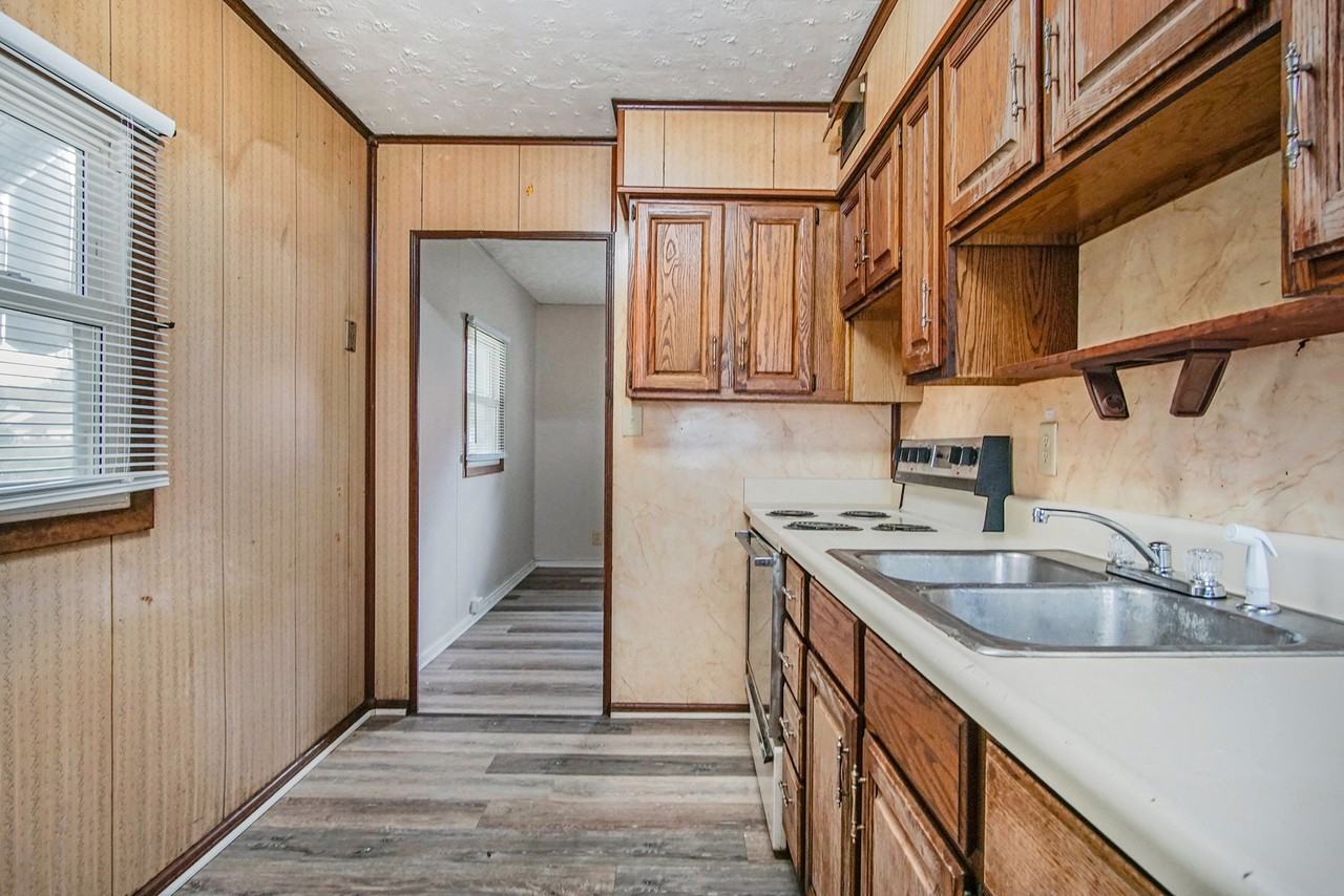 139 E Chippewa Ave - Photo 5 of 17