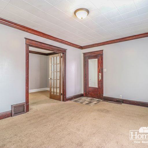 709 S 25th St - Photo 4 of 18