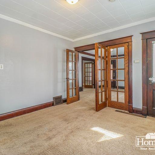 709 S 25th St - Photo 7 of 18
