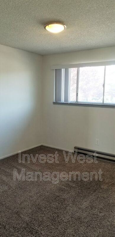 319 Neavenue #B - Photo 5 of 16