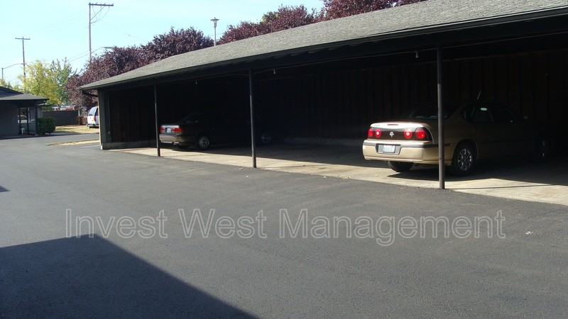 319 Neavenue #B - Photo 7 of 16