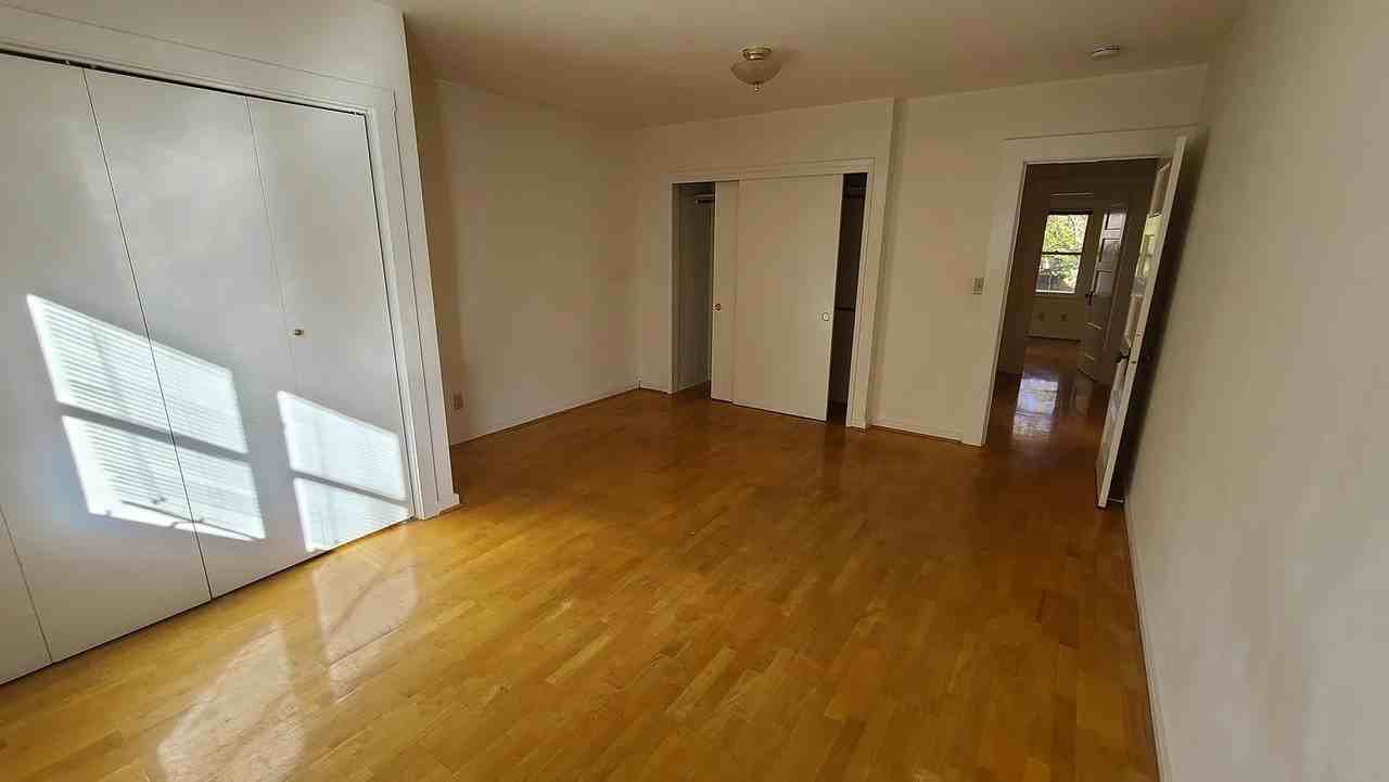 508 Monterey Ave #4 - Photo 4 of 12