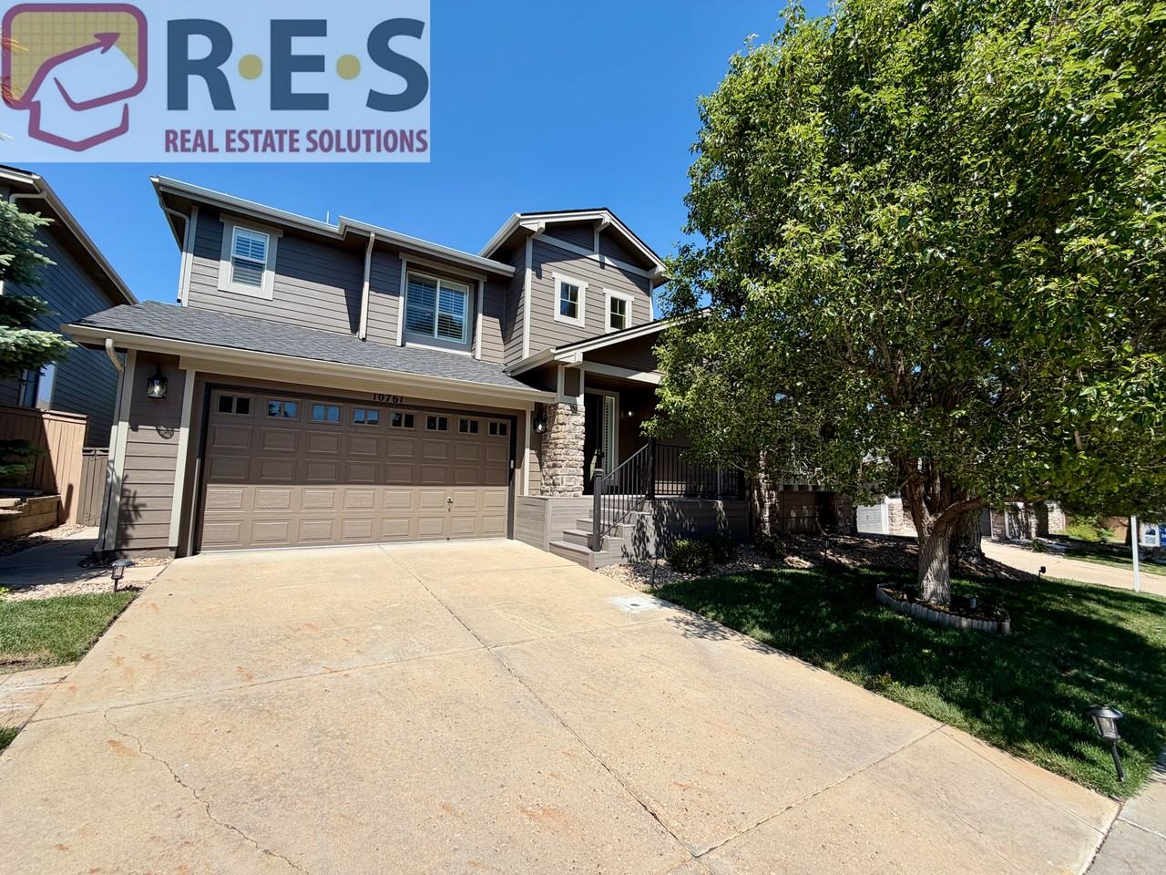 10761 Glengate Cir - Photo 2 of 31