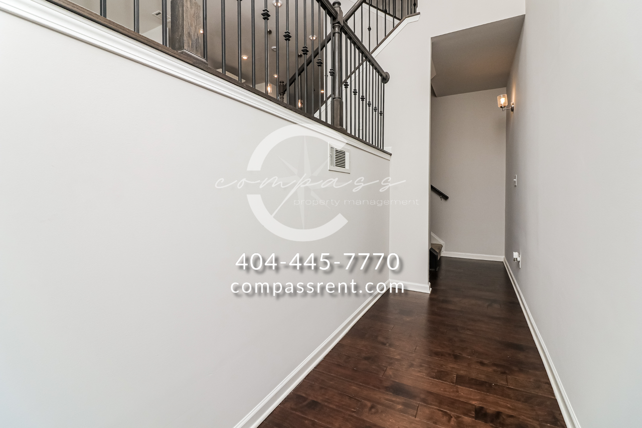 3523 Hedgeway Ln - Photo 2 of 38