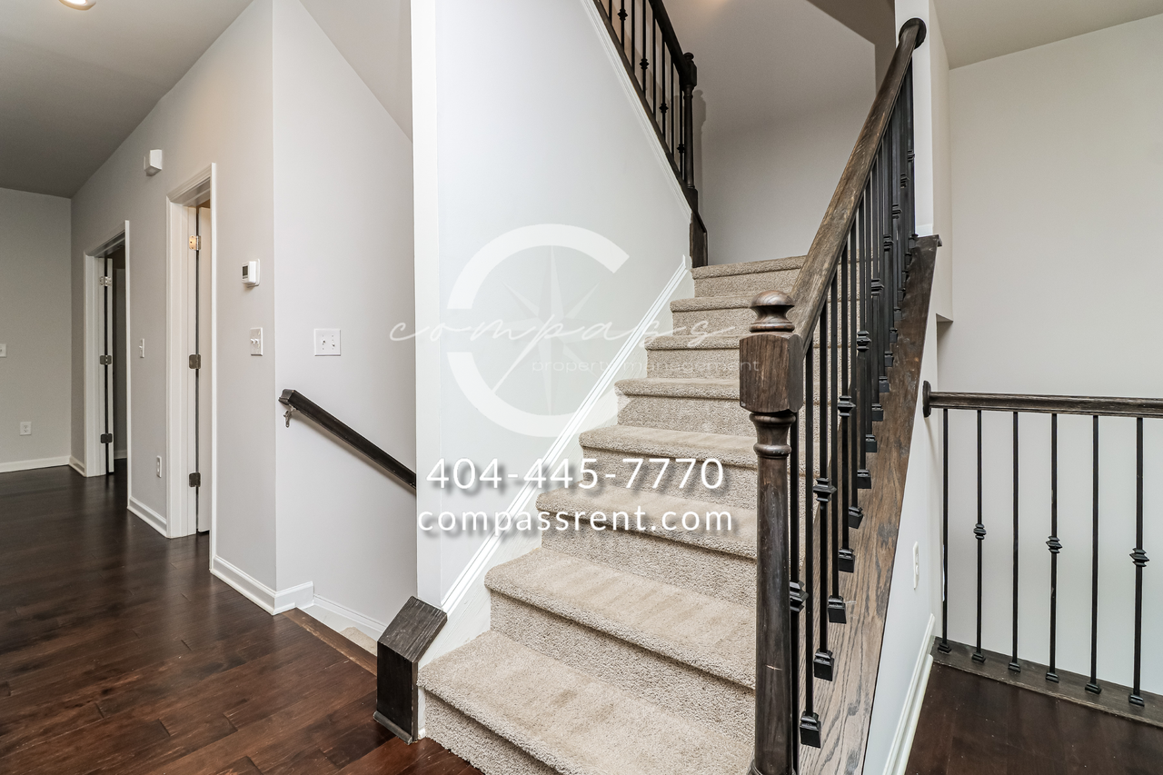3523 Hedgeway Ln - Photo 4 of 38