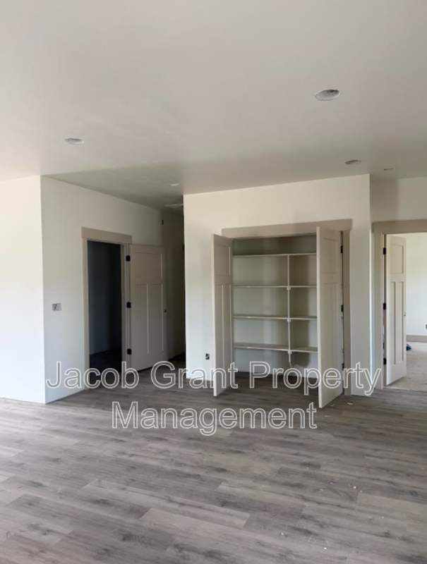 654 Ne #1 - Photo 4 of 10