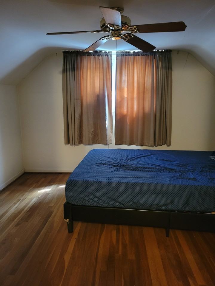 1350 Wingate Ave - Photo 3 of 20