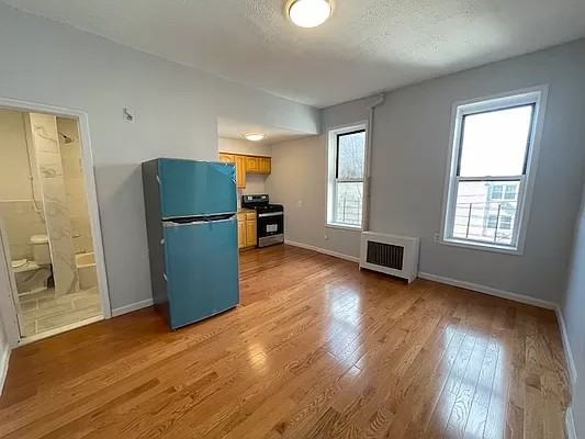 17 Hull St - Photo 4 of 5
