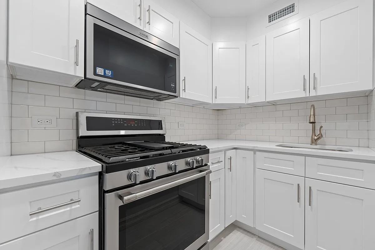 6820 Selfridge St - Photo 2 of 16