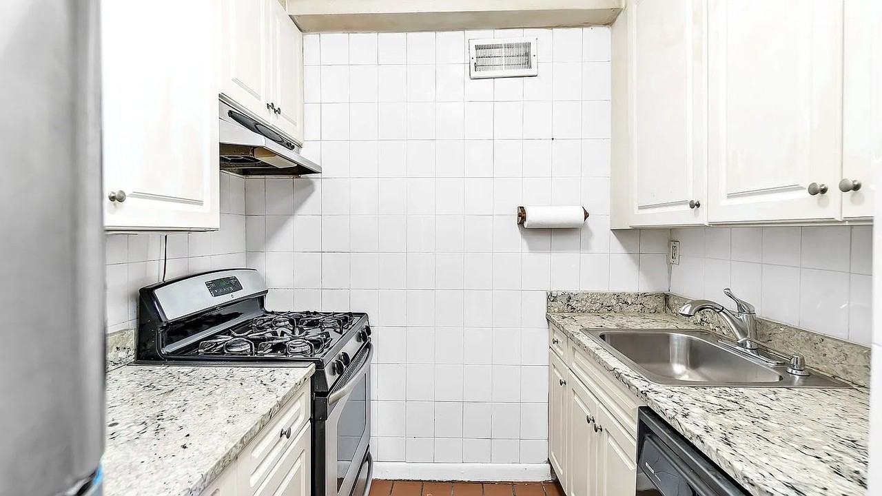 2400 Johnson Ave #1B - Photo 7 of 12