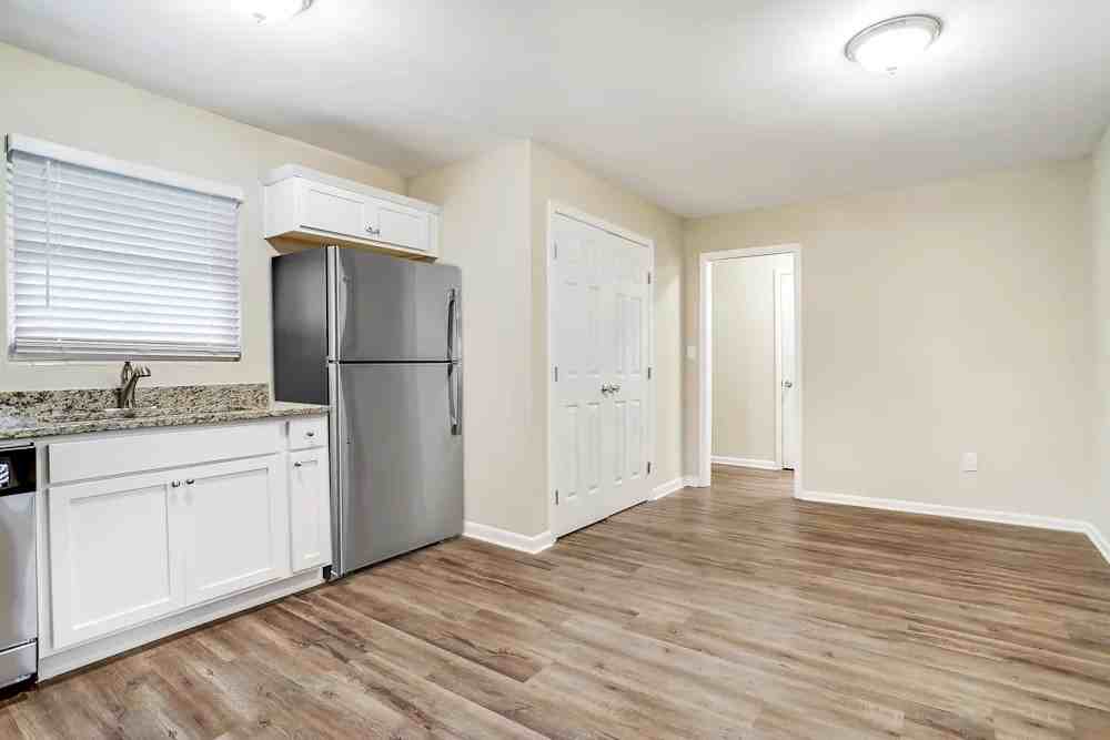 2138 Springdale Rd Sw - Photo 6 of 10