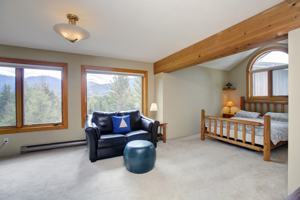 featured image of 8261 Valley Dr