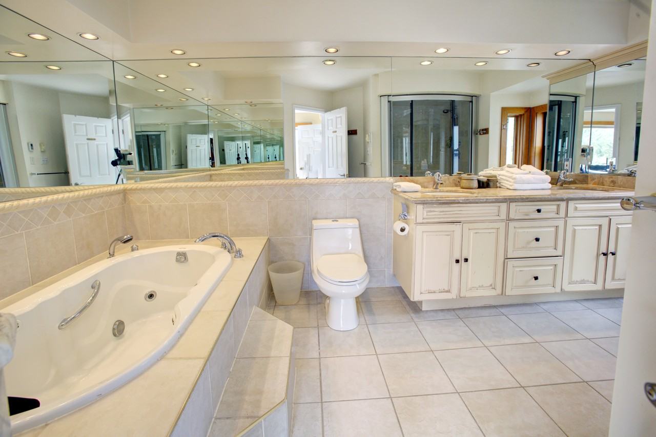 8261 Valley Dr - Photo 7 of 50