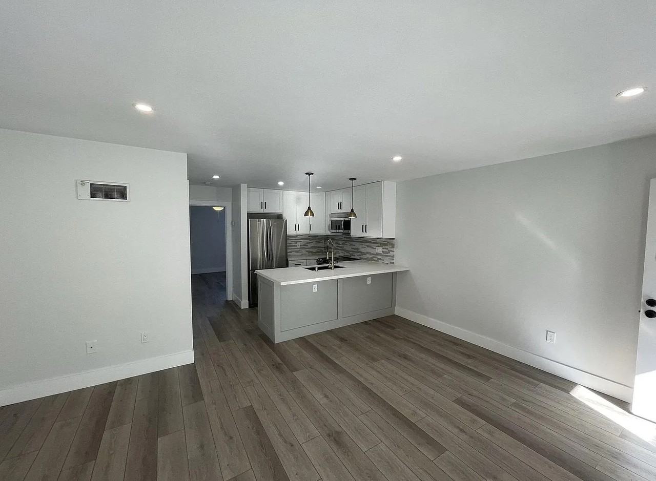 1124 Eureka St #18 - Photo 4 of 16