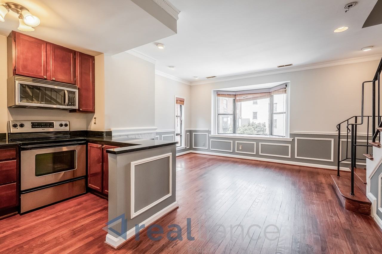 1306 12th St Nw #D - Photo 3 of 17