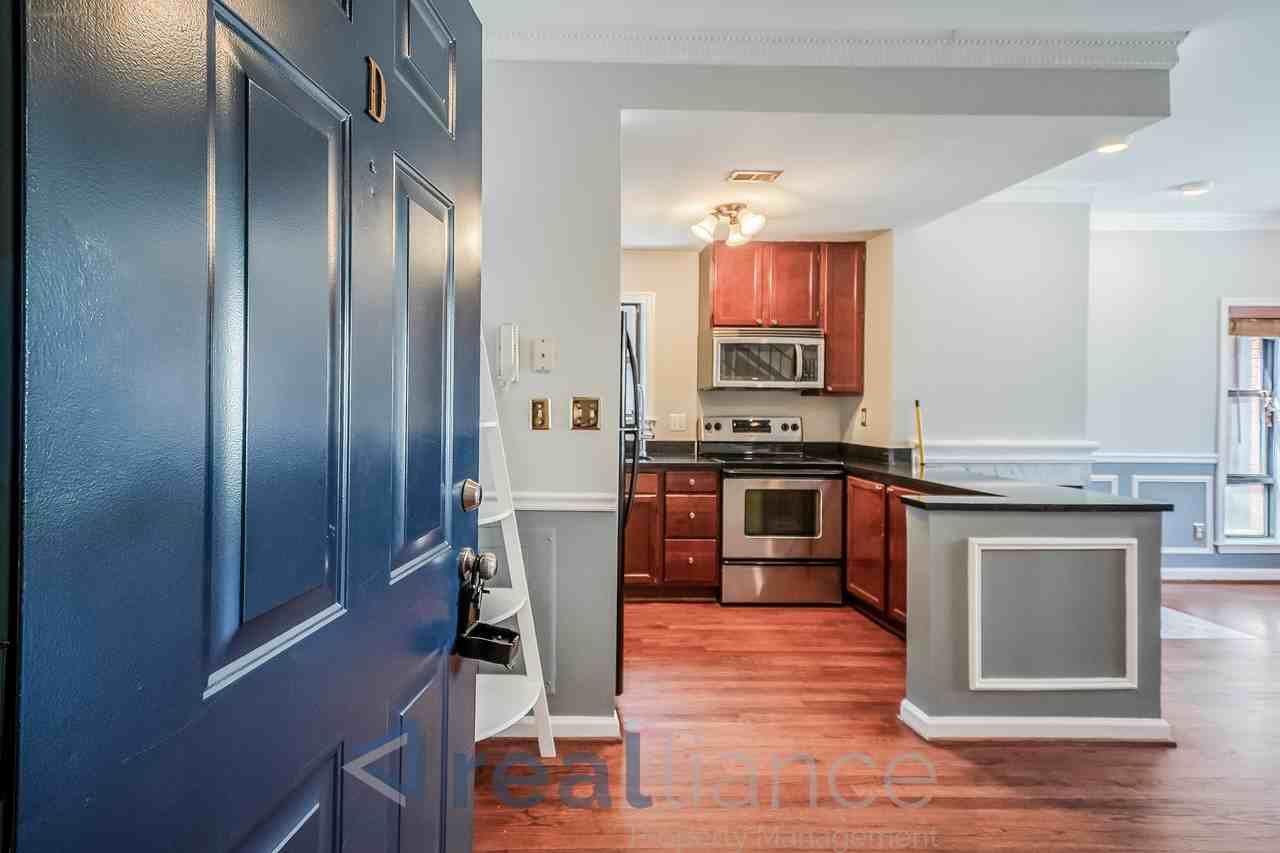 1306 12th St Nw #D - Photo 4 of 17