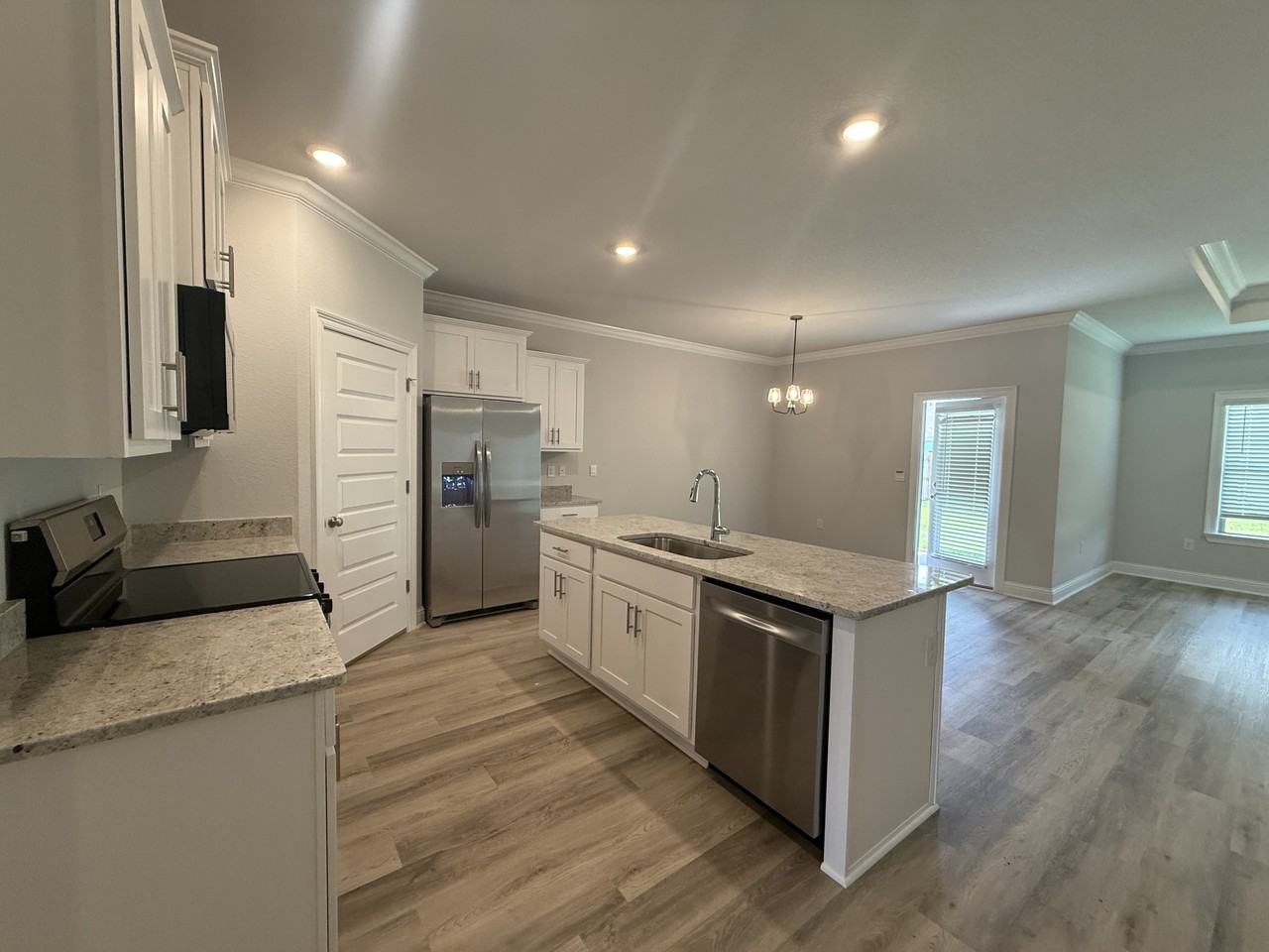 429 Parkerman Ave - Photo 2 of 25