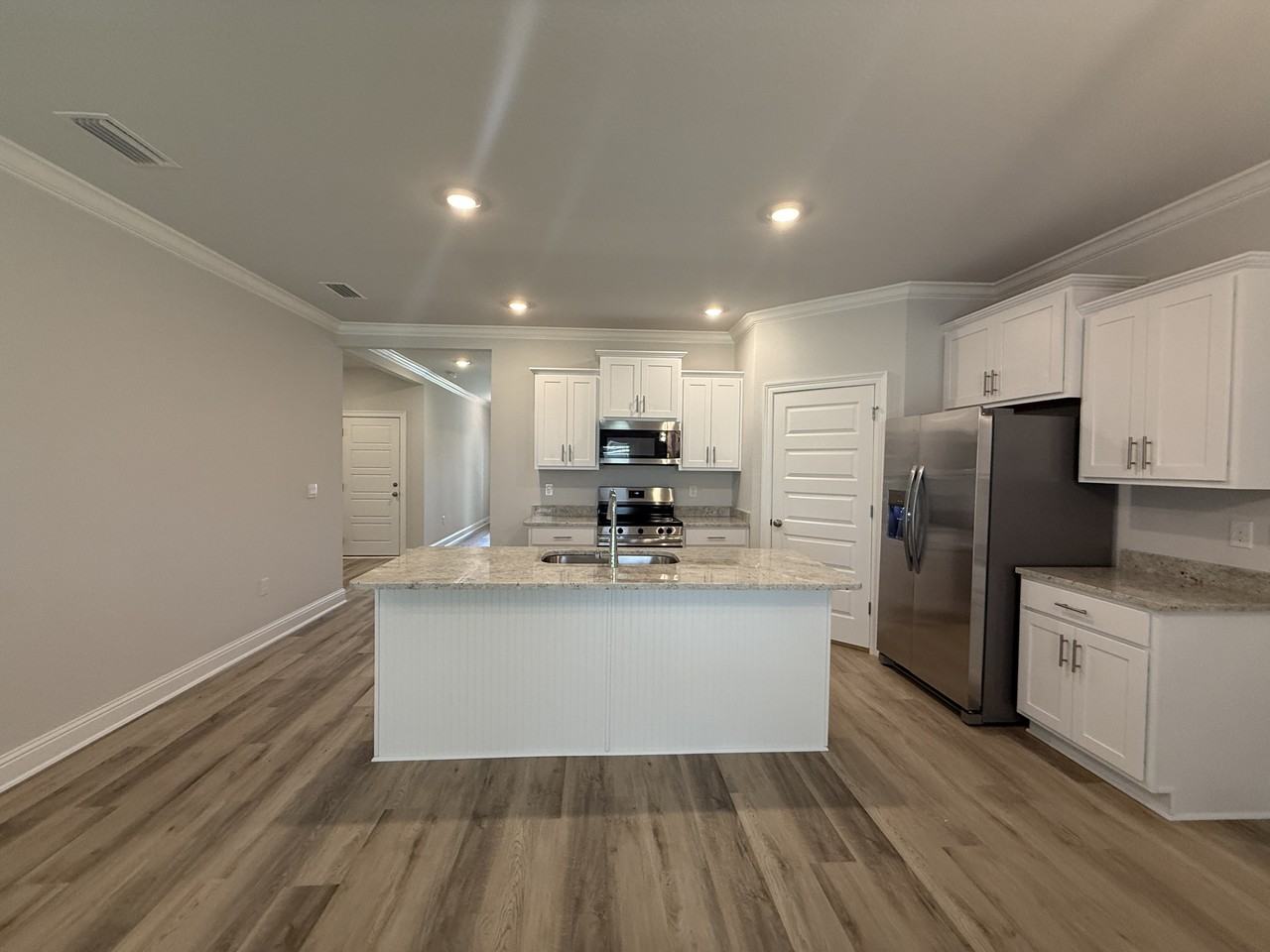 429 Parkerman Ave - Photo 4 of 25