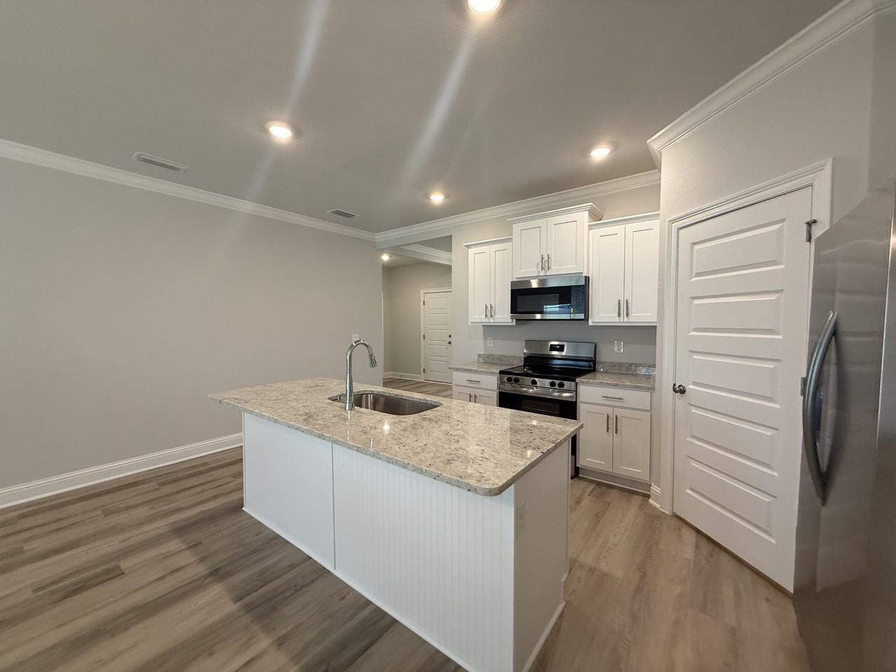 429 Parkerman Ave - Photo 5 of 25