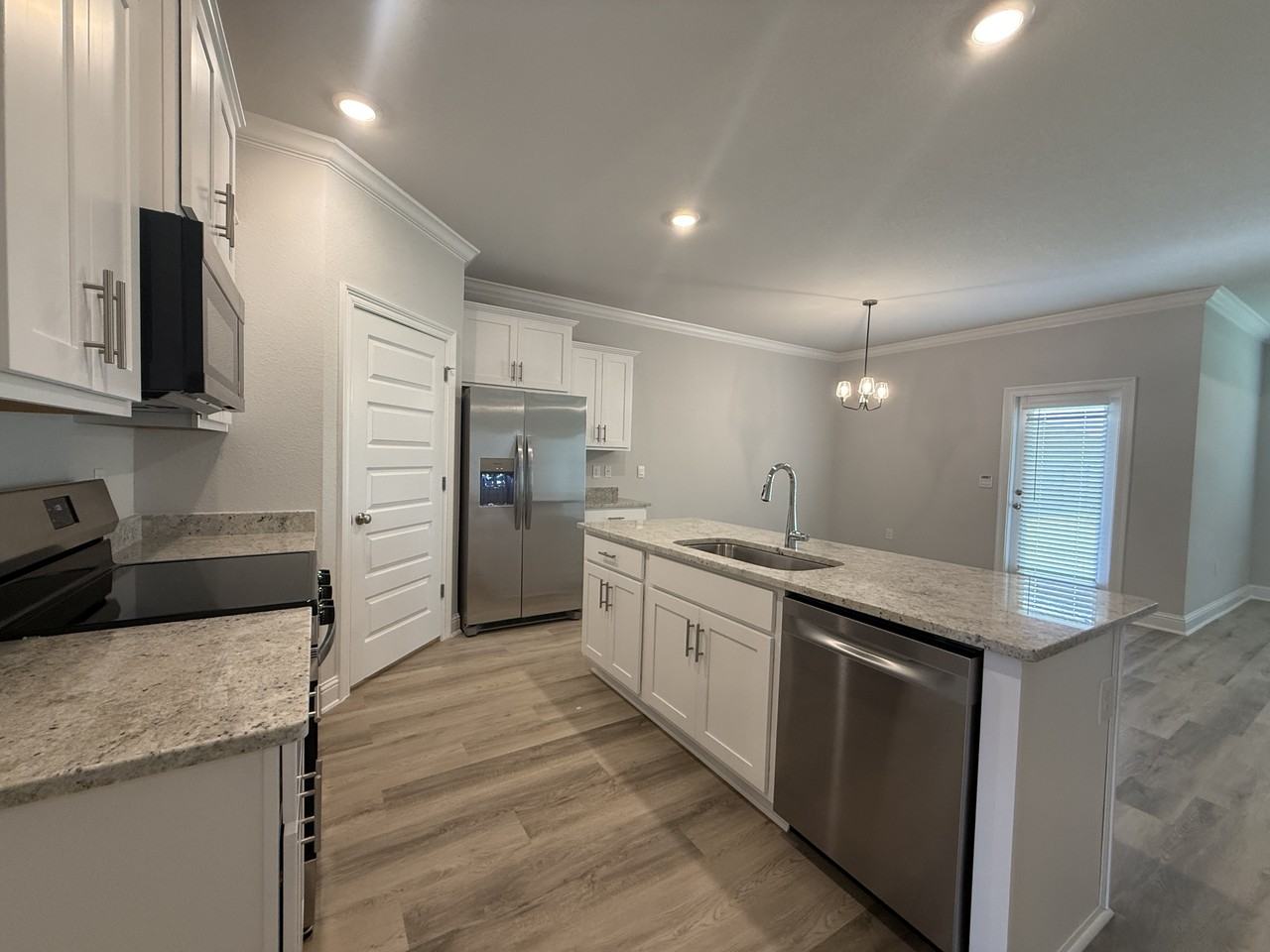 429 Parkerman Ave - Photo 6 of 25