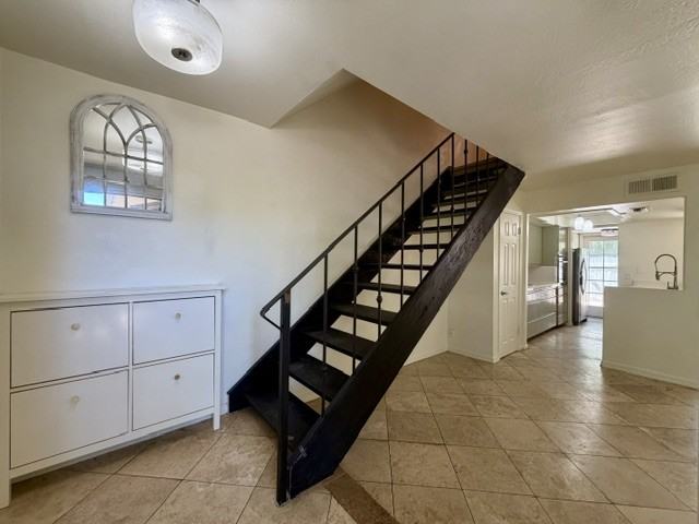 4503 E Rhonda Dr - Photo 3 of 22