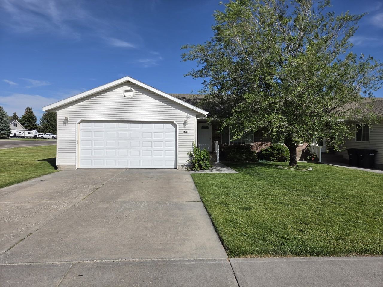 901 Abigail Ct