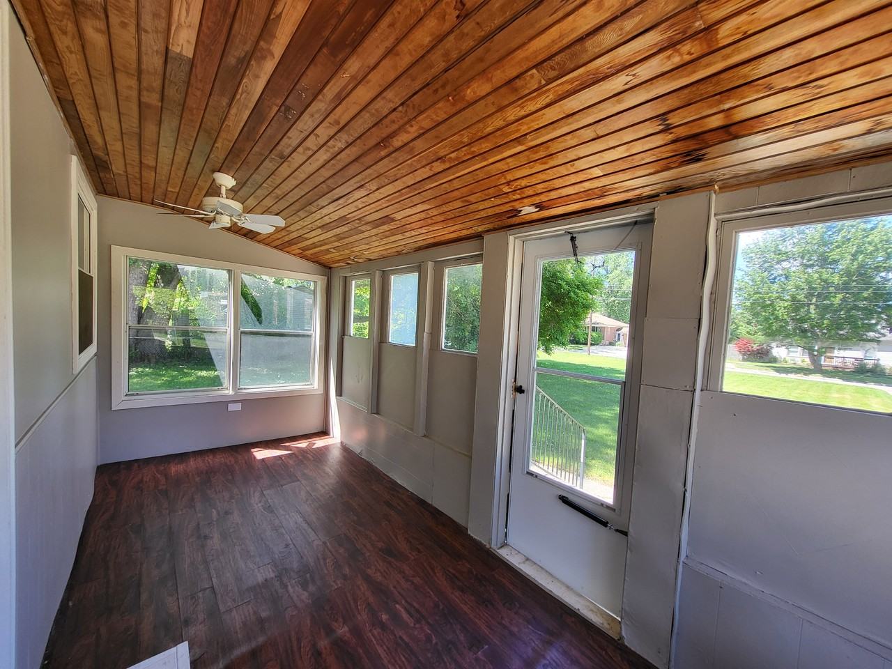 23378 Cunningham Ave - Photo 5 of 14