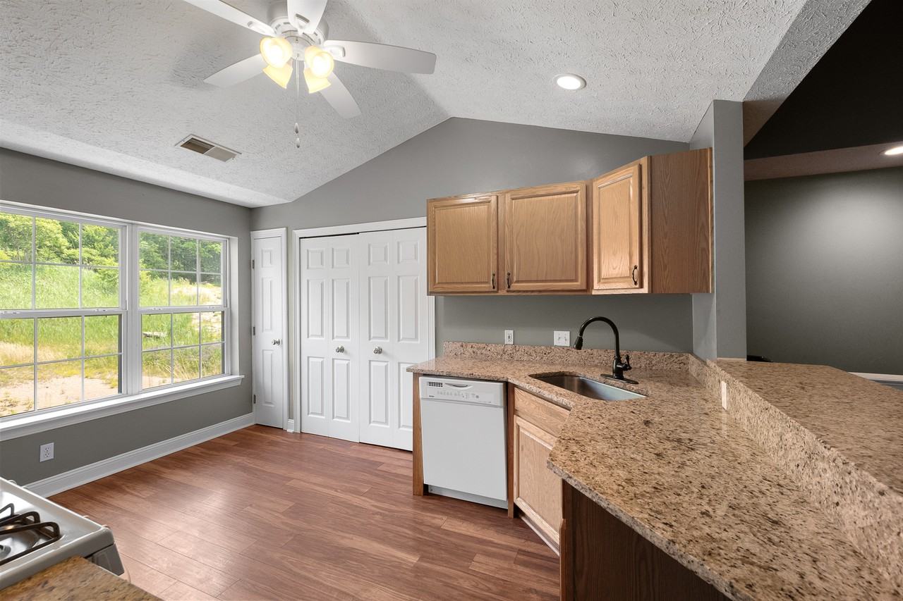 5080 Whispering Oaks Blvd #D2 - Photo 3 of 18