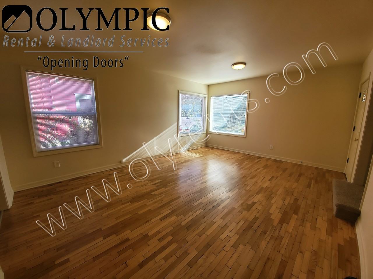 1318 8Th Ave Se - Photo 3 of 14