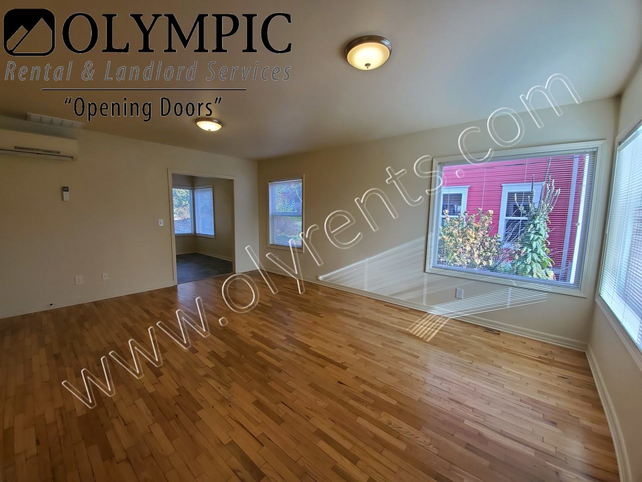 1318 8Th Ave Se - Photo 4 of 14