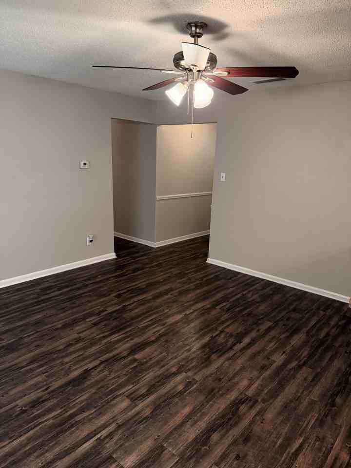 7425 Van Natta Ln - Photo 4 of 23