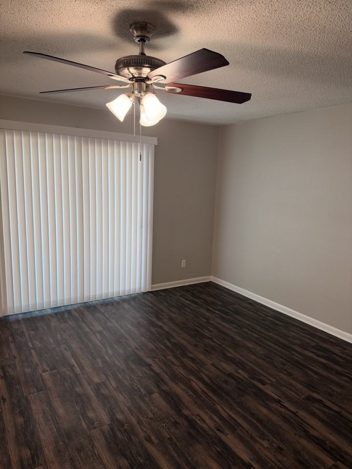 7425 Van Natta Ln - Photo 5 of 23