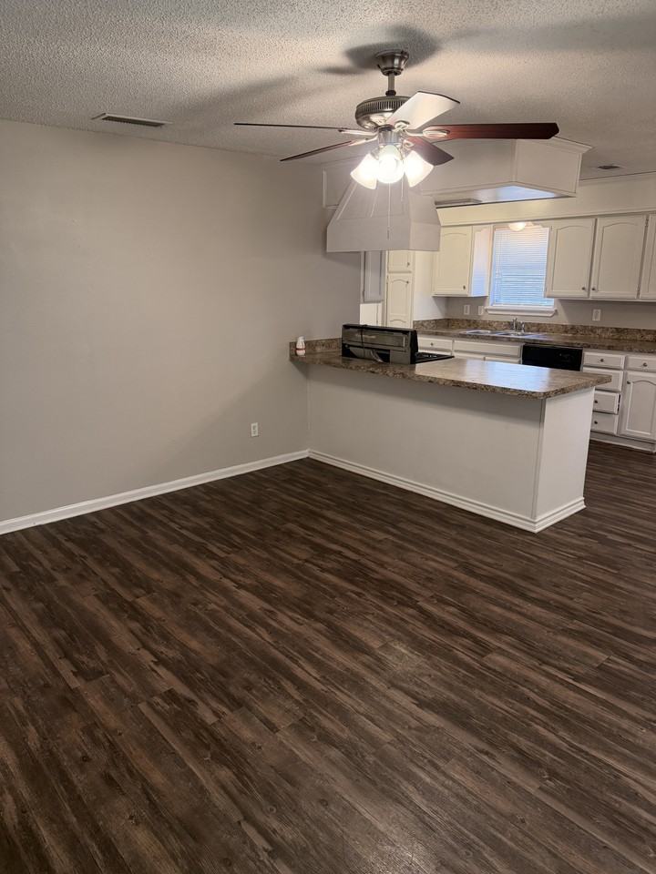 7425 Van Natta Ln - Photo 7 of 23